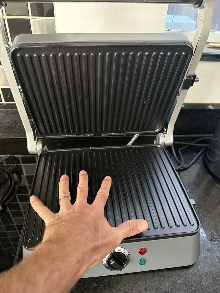 foto de Sanduicheira Grill Elétrica Black+Decker Gourmand G1400 Gris 1200W