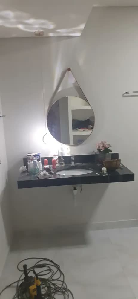 foto de Espelho Redondo de Parede Adnet Gelo 60 cm para Banheiro