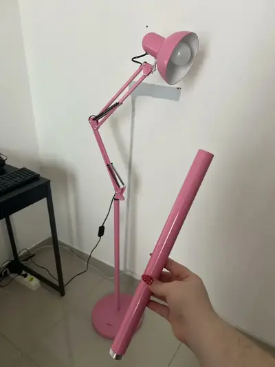 foto de Luminária De Piso Dapon FL0BK Abajur Articulada Pedestal De Chão Cor Preto