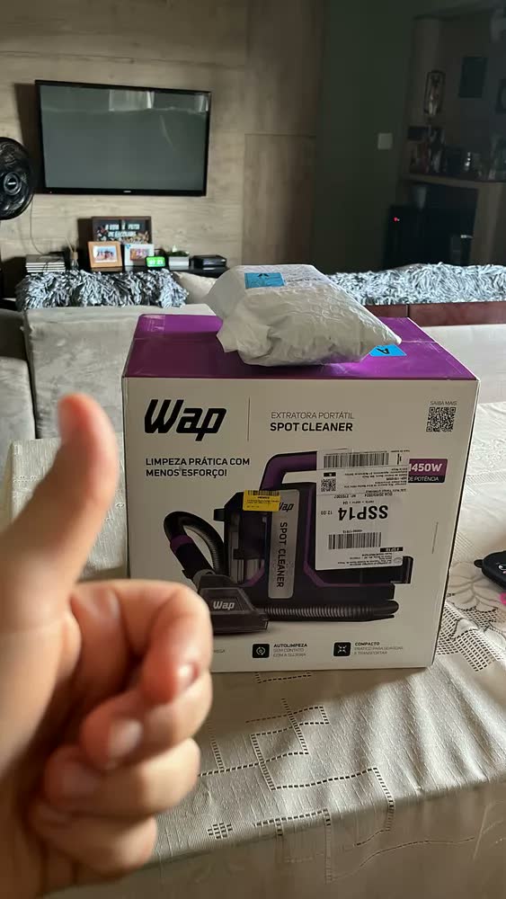 foto de Extratora de Sujeira Portátil WAP Spot Cleaner W3 Borrifa Esfrega e Extrai 1450W de Potência e Bico de Autolimpeza