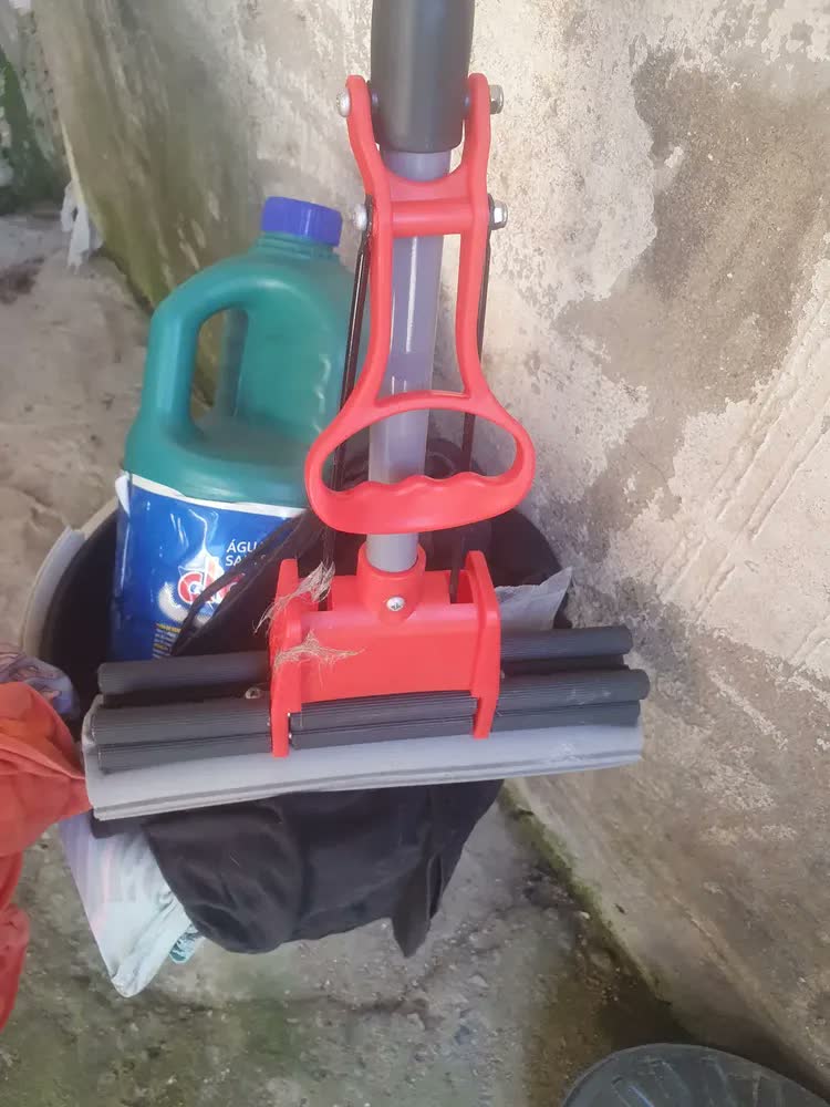 foto de Mop Limpeza Rodo Mágico Limpeza Geral Vassoura Mágica Lava e Seca
