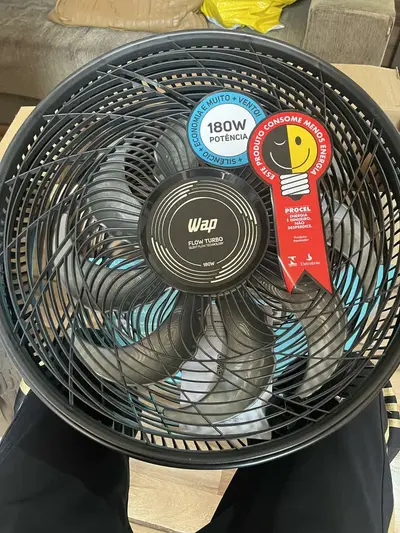 foto de Ventilador Coluna 50cm 180w 8 Pás Silencioso Wap Flow Turbo Frequência 60 Hz
