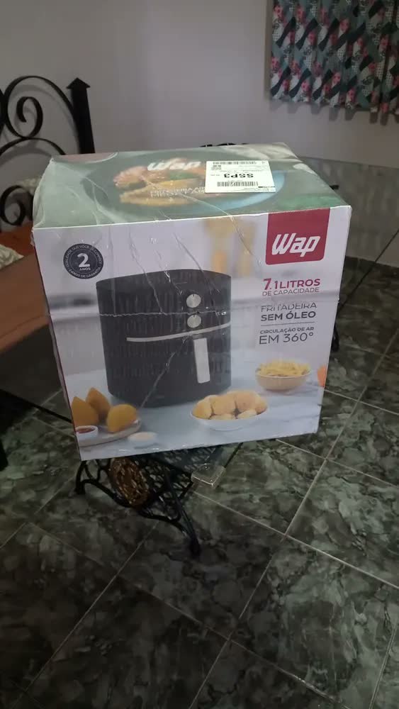 foto de Fritadeira Elétrica Air Fryer WAP Mega Family 7,1 Litros Antiaderente 1700W