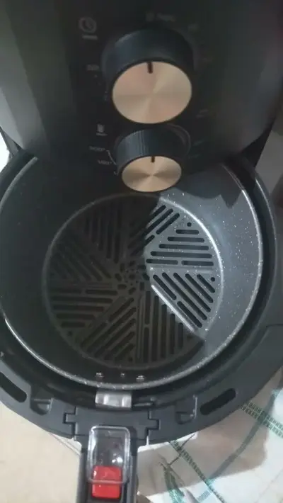 foto de Fritadeira Elétrica Antiaderente WAP Air Fryer Grand Family 5 Litros 1500W
