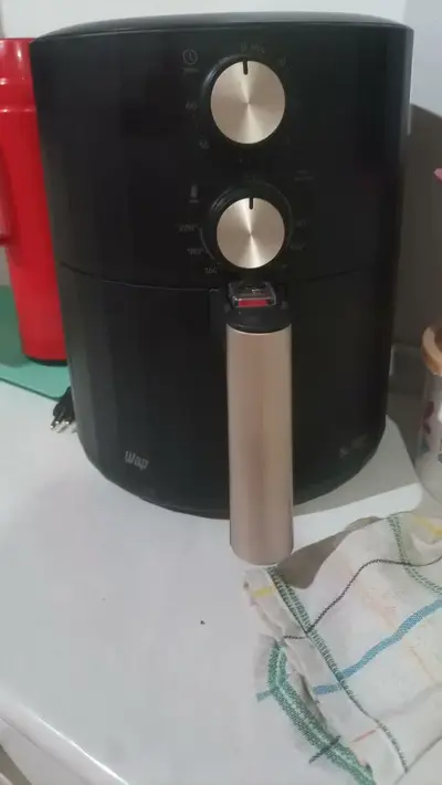 foto de Fritadeira Elétrica Antiaderente WAP Air Fryer Grand Family 5 Litros 1500W