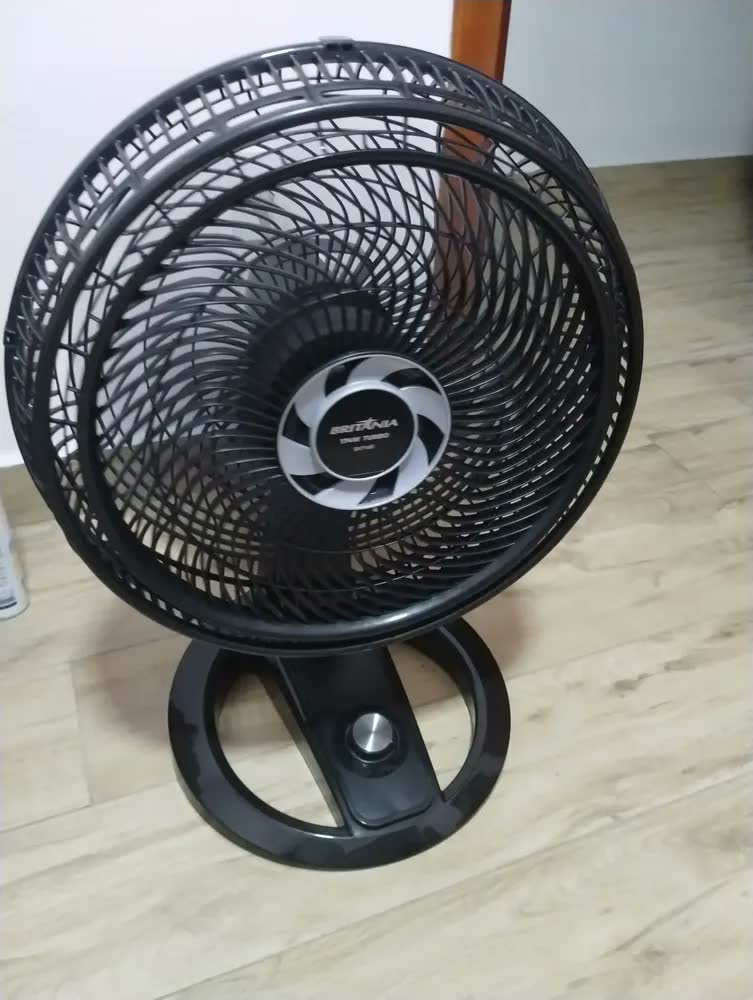 foto de Ventilador Britânia 2 em 1 Maxx Force Silencioso 174W BVT481