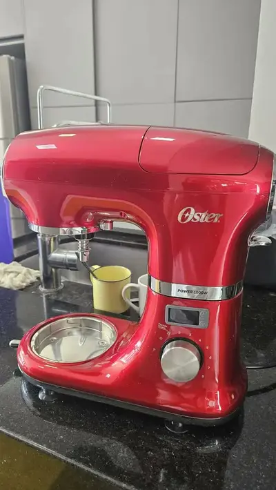 foto de Kit Batedeira Planetária Digital Com Moedor De Carne Oster
