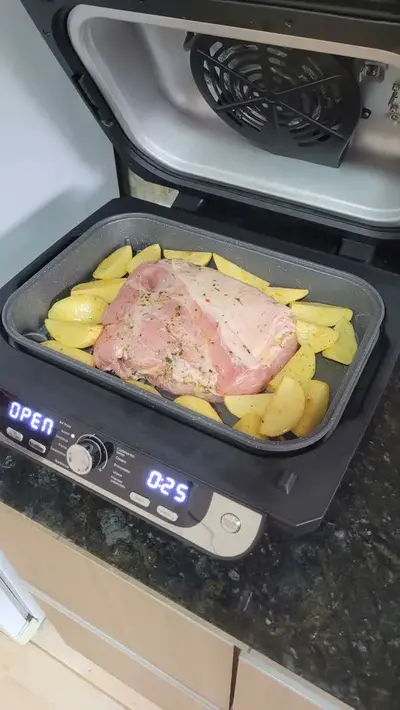 foto de Fritadeira Elétrica Air Fryer WAP Barbecue com Painel Digital e 12 Funções 220V