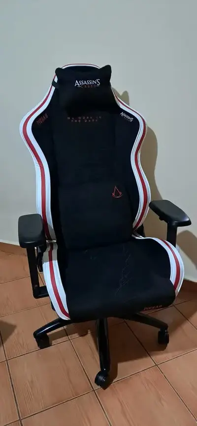 foto de Cadeira Gamer Pichau Omega S Assassins Creed Legacy Bk/red