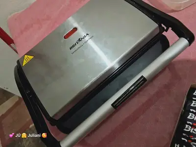 foto de Sanduicheira elétrica Britânia Press BGR27I cor preto inox