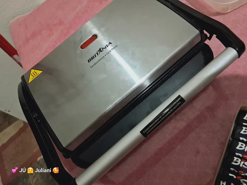foto de Sanduicheira elétrica Britânia Press BGR27I cor preto inox