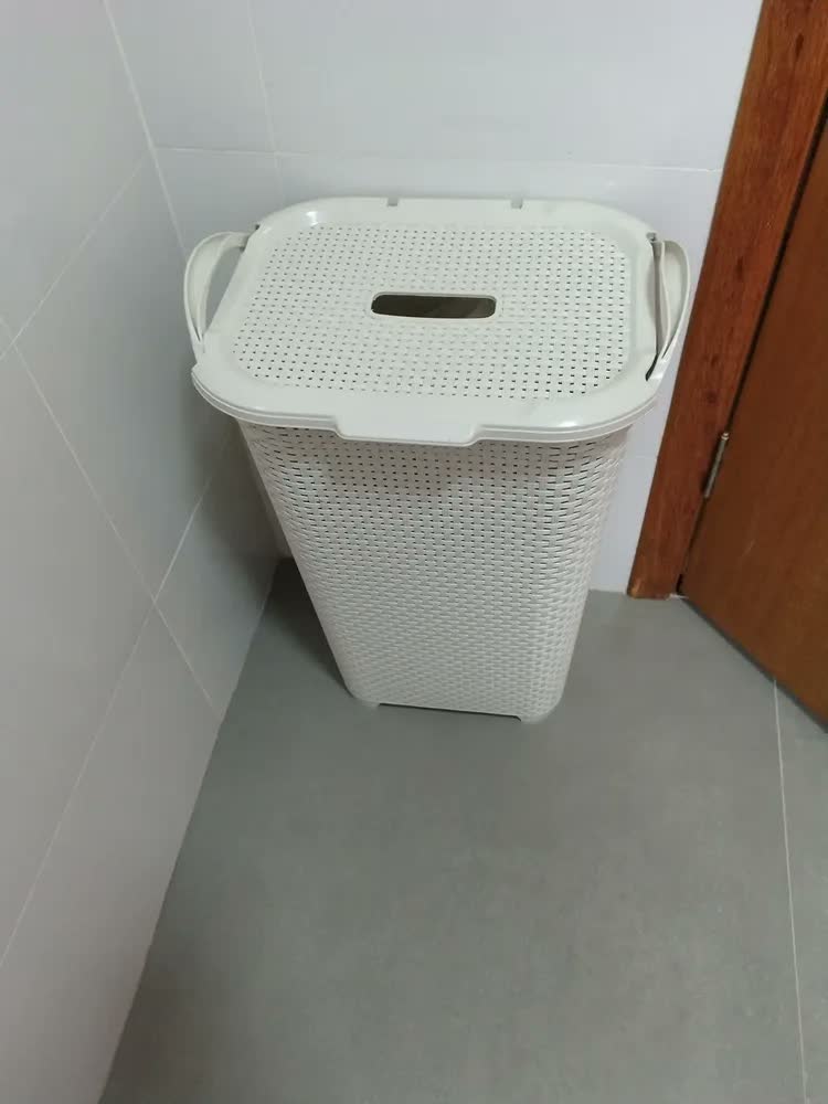 foto de Cesto De Roupas Multiuso Organizador Com Tampa Branco 50l