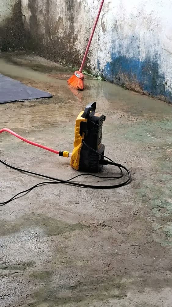 foto de Lavadora De Alta Pressão 1300 Libras - Vonder Cor Amarelo Frequência 60 Hz