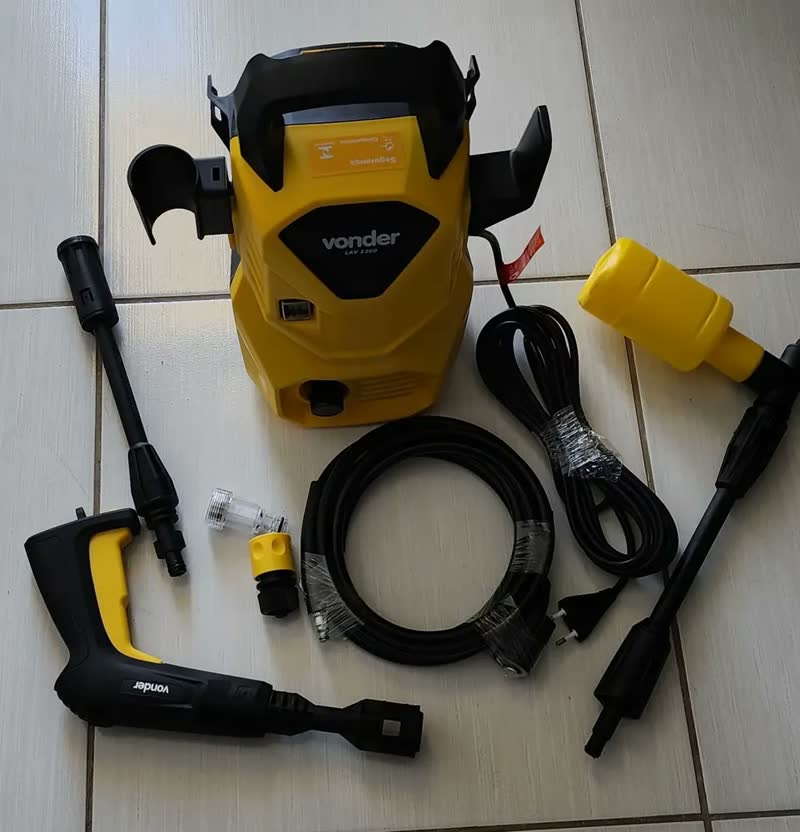 foto de Lavadora De Alta Pressão 1300 Libras - Vonder Cor Amarelo Frequência 60 Hz