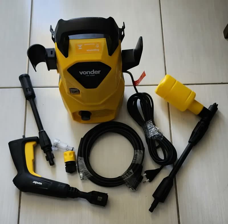 foto de Lavadora De Alta Pressão 1300 Libras - Vonder Cor Amarelo Frequência 60 Hz