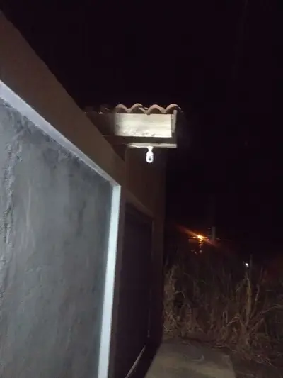 foto de Câmera Lampada De segurança Casenn Ip Wifi Com Visão Noturna Interna Externa App ICSEE Espiã 360o Cor Branco