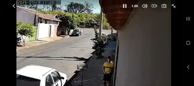 foto de Câmera Lampada De segurança Casenn Ip Wifi Com Visão Noturna Interna Externa App ICSEE Espiã 360o Cor Branco