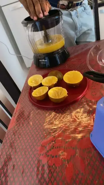 foto de Espremedor De Frutas Super Turbo Bellagio 350 Preto Britânia Preto 60