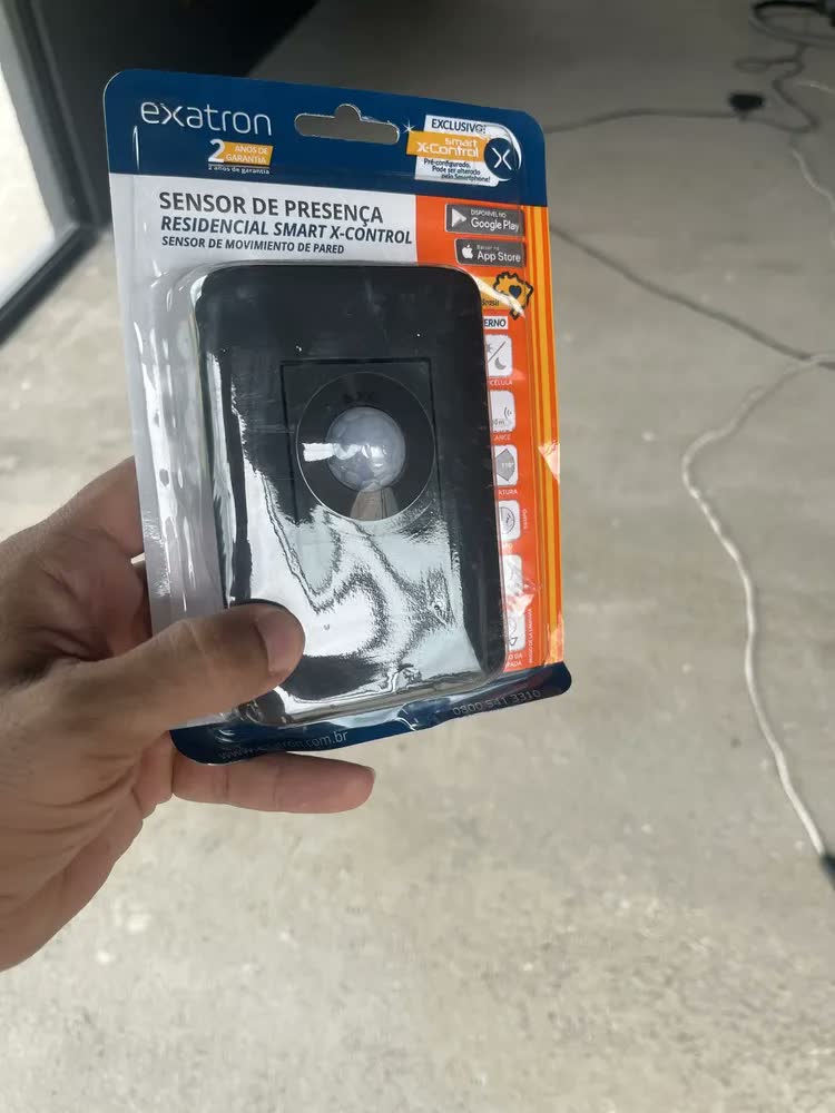 foto de Sensor de Presença Exatron X-Control com Fotocélula para Iluminação de Parede 4x2 Bivolt