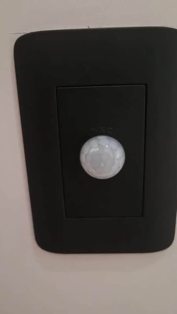 foto de Sensor de Presença Exatron X-Control com Fotocélula para Iluminação de Parede 4x2 Bivolt