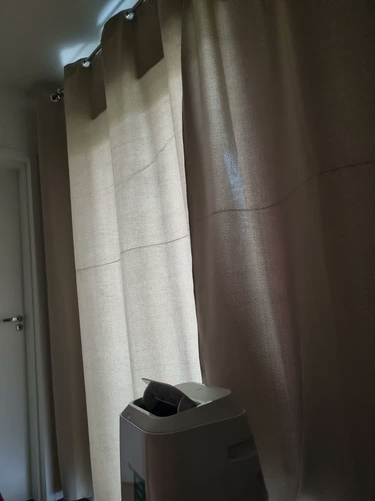 foto de Cortina 3,00 X 2,50 Metros Blackout Blecaute Corta Luz em Tecido Grosso Para Quarto e Sala Casa Laura Enxovais Cor Marrom