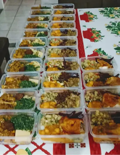 foto de Kit 20 Potes 500 Ml Transparente Marmita Fitness Bpa Free Reutilizável Tampa Hermética Micro E Freezer Ponte Lar Utilidades
