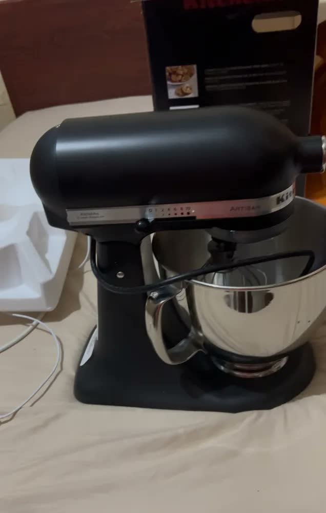foto de Batedeira Planetária Kitchenaid Black Matte 4.8l Kea30cp Artisan