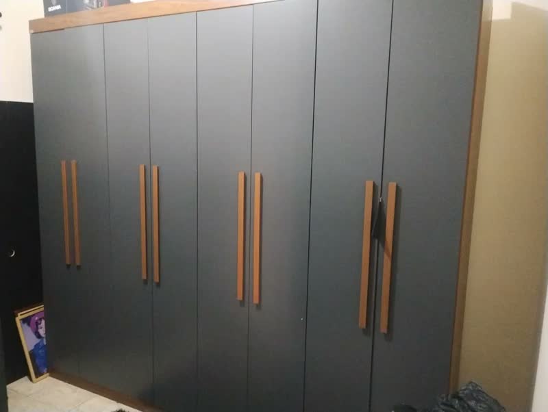 foto de Guarda-roupa Santos Andirá Master Master New Cor Jatobá/grafite Com 8 Portas