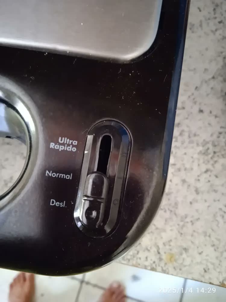 foto de Sanduicheira E Grill Britânia Bgr20 Chapas Antiaderentes 150 Cor Preto