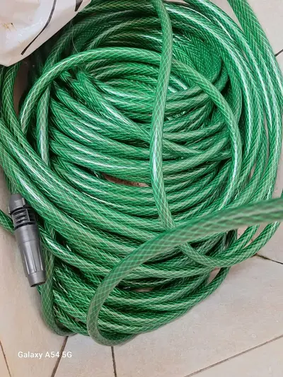 foto de Mangueira De Jardim 50m Metros Com Esguicho Trançada Reforçada Flexível 7/16 Anti Dobra Irrigação Quintal Poço Lavagem Durável Marqs Home