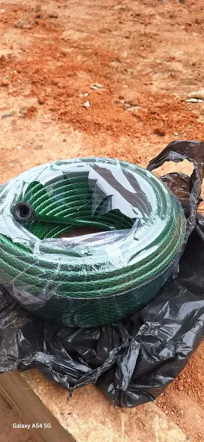 foto de Mangueira De Jardim 50m Metros Com Esguicho Trançada Reforçada Flexível 7/16 Anti Dobra Irrigação Quintal Poço Lavagem Durável Marqs Home