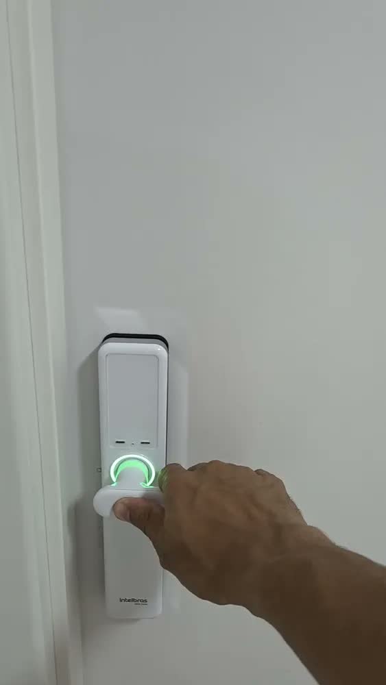 foto de Fechadura Digital De Embutir Com Maçaneta Intelbras Mfr 7000 Branca