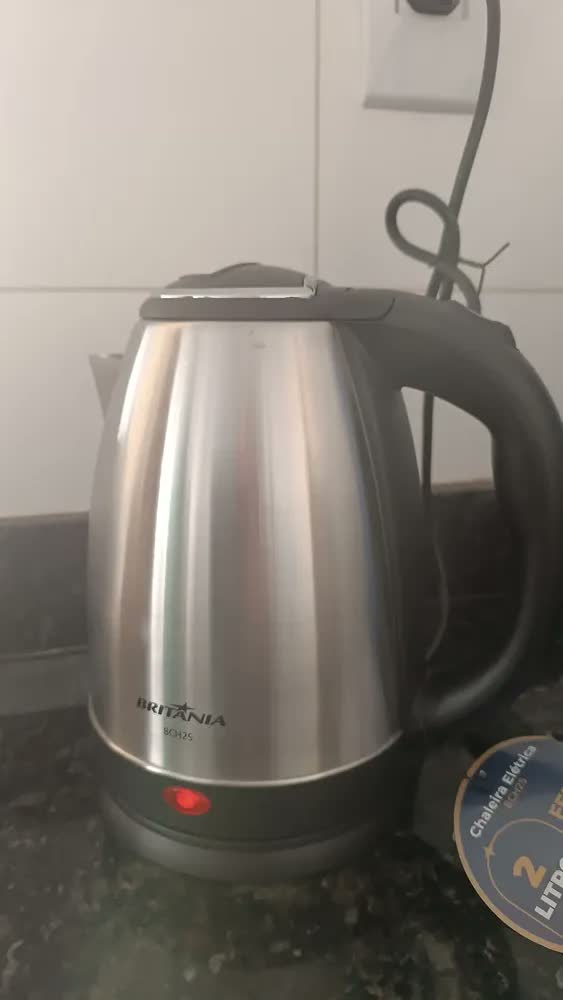 foto de Chaleira Elétrica Britânia Bch25 2l Inox Cor Prata