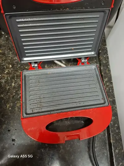 foto de Sanduicheira Grill 2 Em 1 Preta 750w Preto Kian