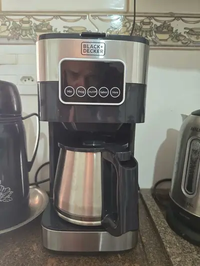 foto de Cafeteira Elétrica em Inox Black+Decker Capacidade 1,5 L CM350G 127