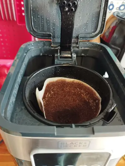foto de Cafeteira Elétrica em Inox Black+Decker Capacidade 1,5 L CM350G 127