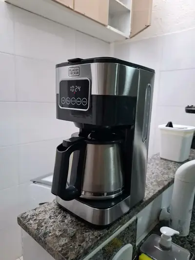 foto de Cafeteira Elétrica em Inox Black+Decker Capacidade 1,5 L CM350G 127