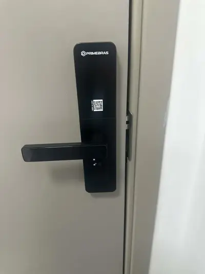 foto de Fechadura Digital Eletrônica Senha Biometria E App Primebras