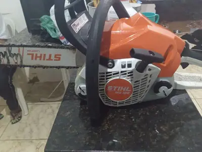 foto de Motosserra gasolina Stihl MS 182 35,8cc 1,6 Kw profissional cor laranja