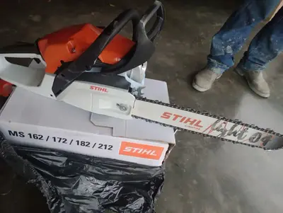 foto de Motosserra gasolina Stihl MS 182 35,8cc 1,6 Kw profissional cor laranja