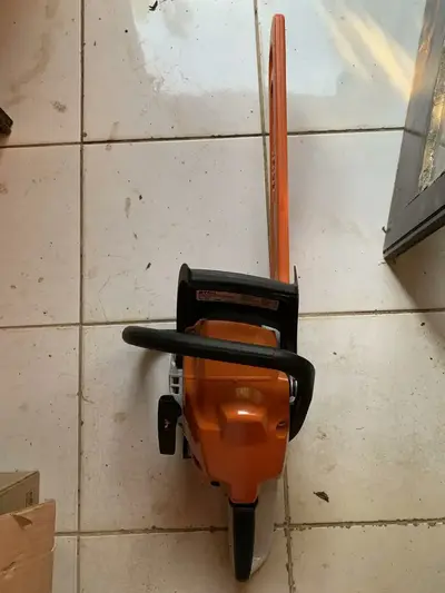 foto de Motosserra gasolina Stihl MS 182 35,8cc 1,6 Kw profissional cor laranja