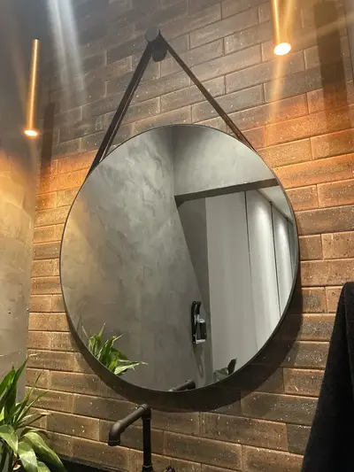 foto de Espelho Decorativo 80cm Para Salão De Beleza Alça + Suporte Moldura Preto