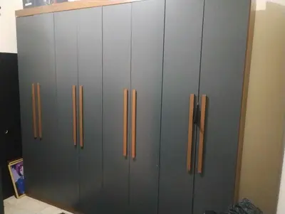 foto de Guarda Roupa Casal Grande Master New 8 Portas 4 Gavetas Cor Jatoba/Grafite