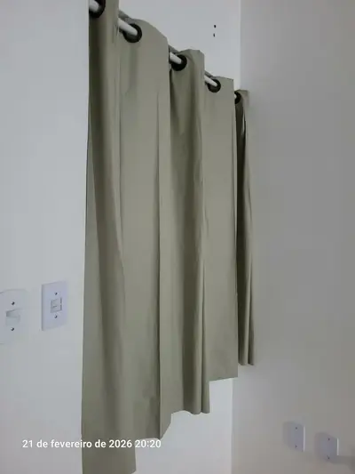 foto de Cortina Blackout De Pvc 2,20m X 1,30m Preto Corta Luz