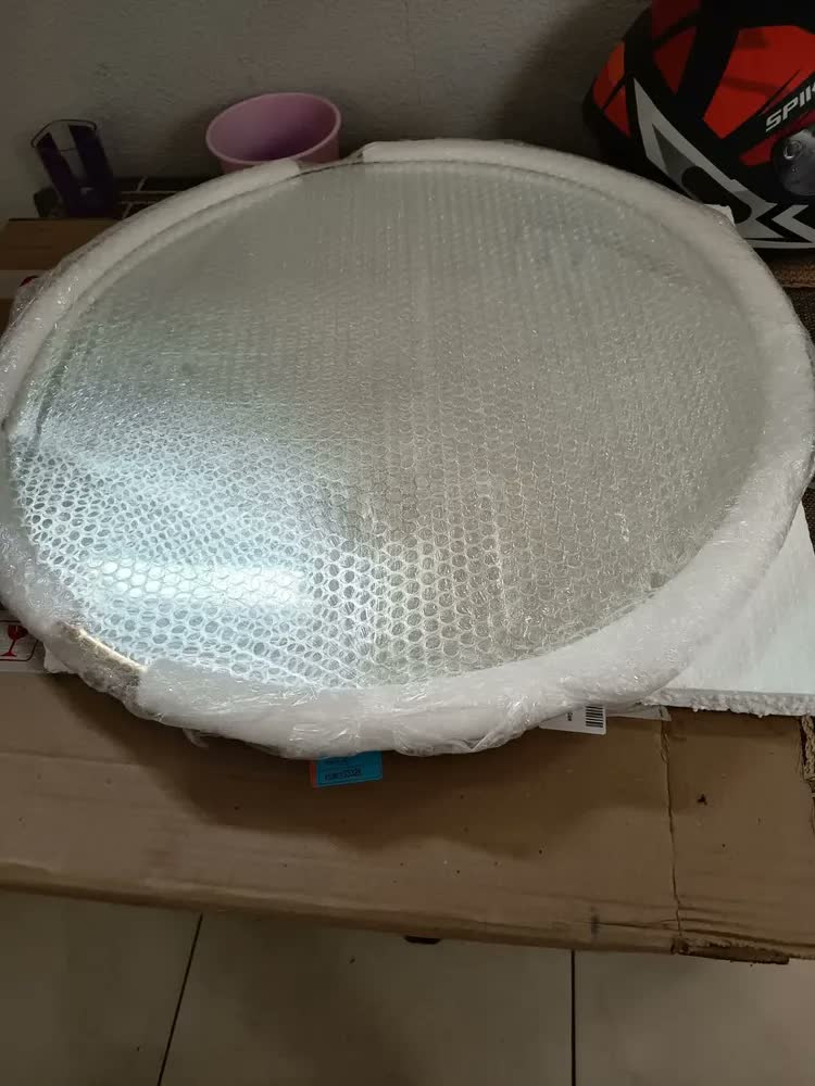 foto de Espelho Redondo Grande Com Moldura Dourada Lavabo Sala 60cm