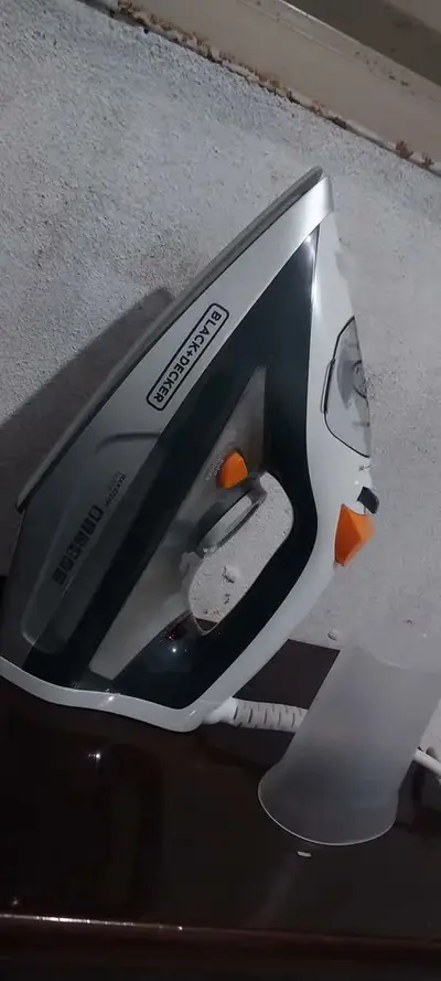 foto de Ferro De Passar A Vapor Black+decker Fx3100 Com Base Antiaderente