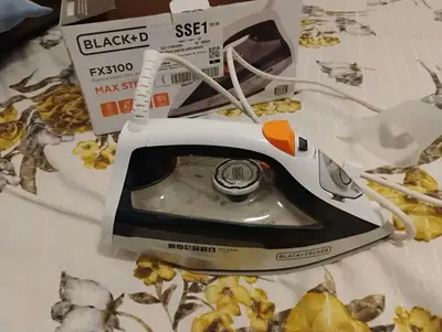 foto de Ferro De Passar A Vapor Black+decker Fx3100 Com Base Antiaderente