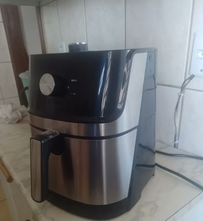 foto de Fritadeira Air Fryer Dako 5 Litros Preto/inox Com Painel Analógico E Potência De 1700w 127V