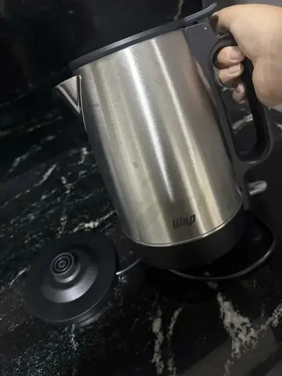 foto de Chaleira Elétrica Wap Wce2 Portátil Aço Inox 1,7l Cor Preto