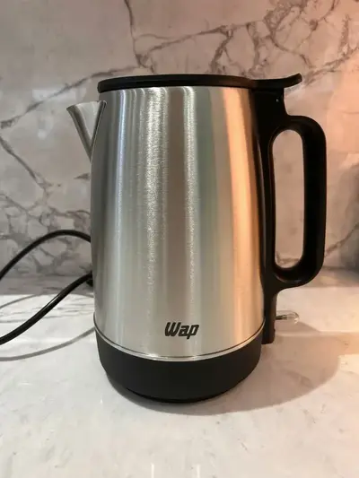 foto de Chaleira Elétrica Wap Wce2 Portátil Aço Inox 1,7l Cor Preto